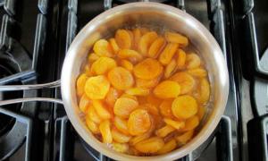 Pai med tørket aprikosfyll - oppskrift Slik forbereder du fyllet for tørkede aprikospaier